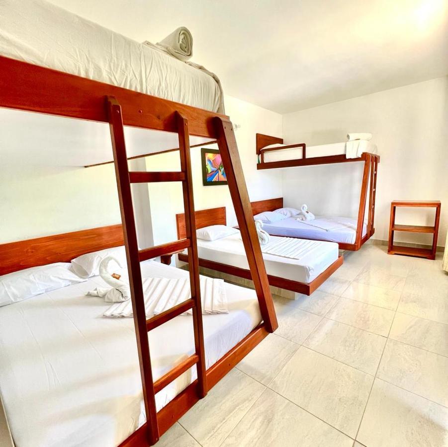 Hotel Paraiso Plaza Пуерто Триунфо Екстериор снимка