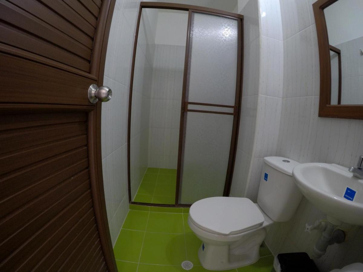 Hotel Paraiso Plaza Пуерто Триунфо Екстериор снимка