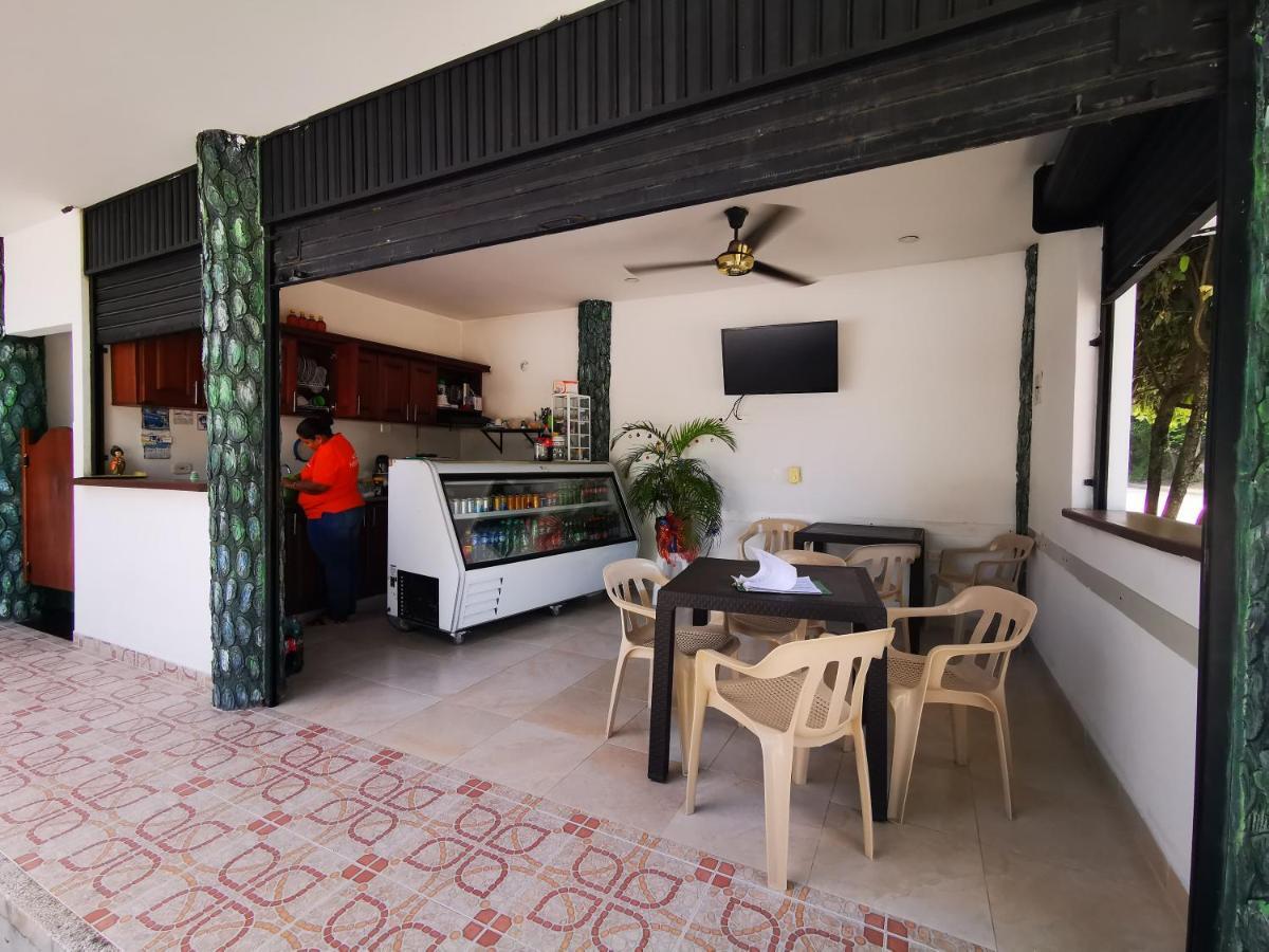 Hotel Paraiso Plaza Пуерто Триунфо Екстериор снимка