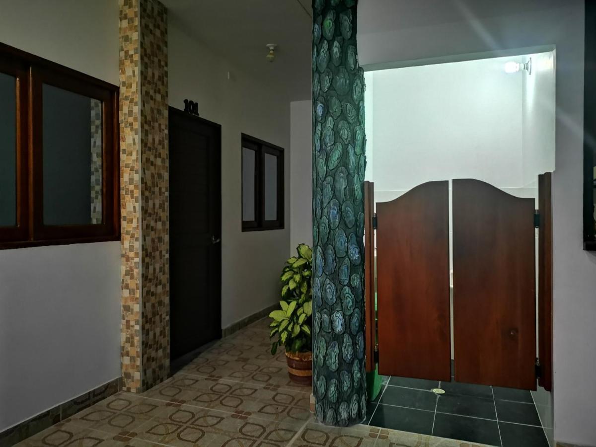 Hotel Paraiso Plaza Пуерто Триунфо Екстериор снимка