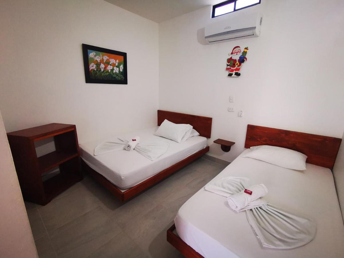 Hotel Paraiso Plaza Пуерто Триунфо Екстериор снимка