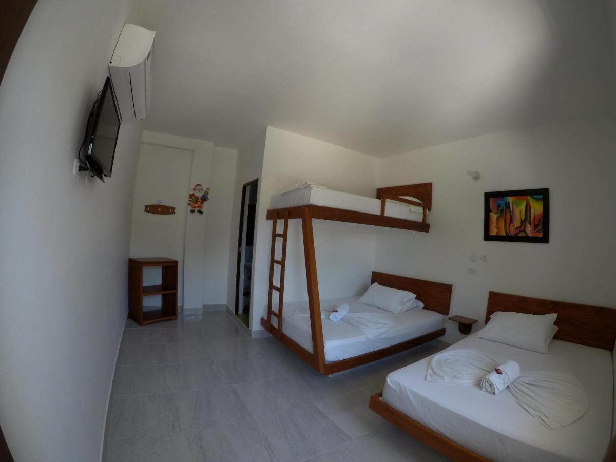 Hotel Paraiso Plaza Пуерто Триунфо Екстериор снимка