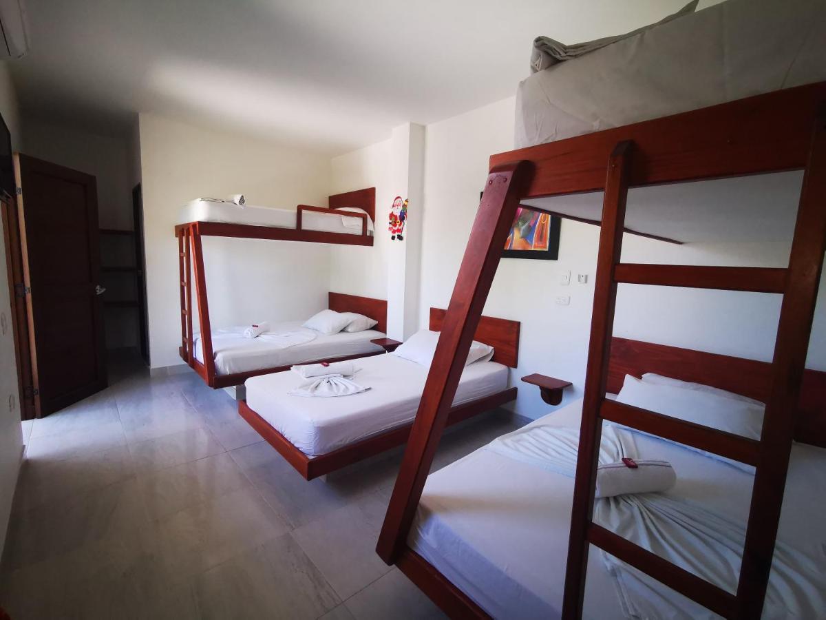 Hotel Paraiso Plaza Пуерто Триунфо Екстериор снимка