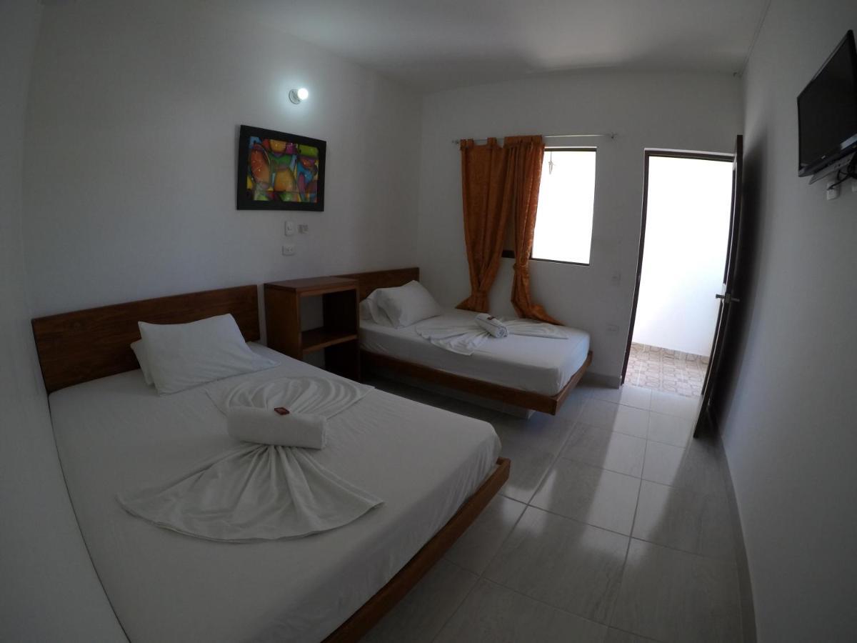 Hotel Paraiso Plaza Пуерто Триунфо Екстериор снимка