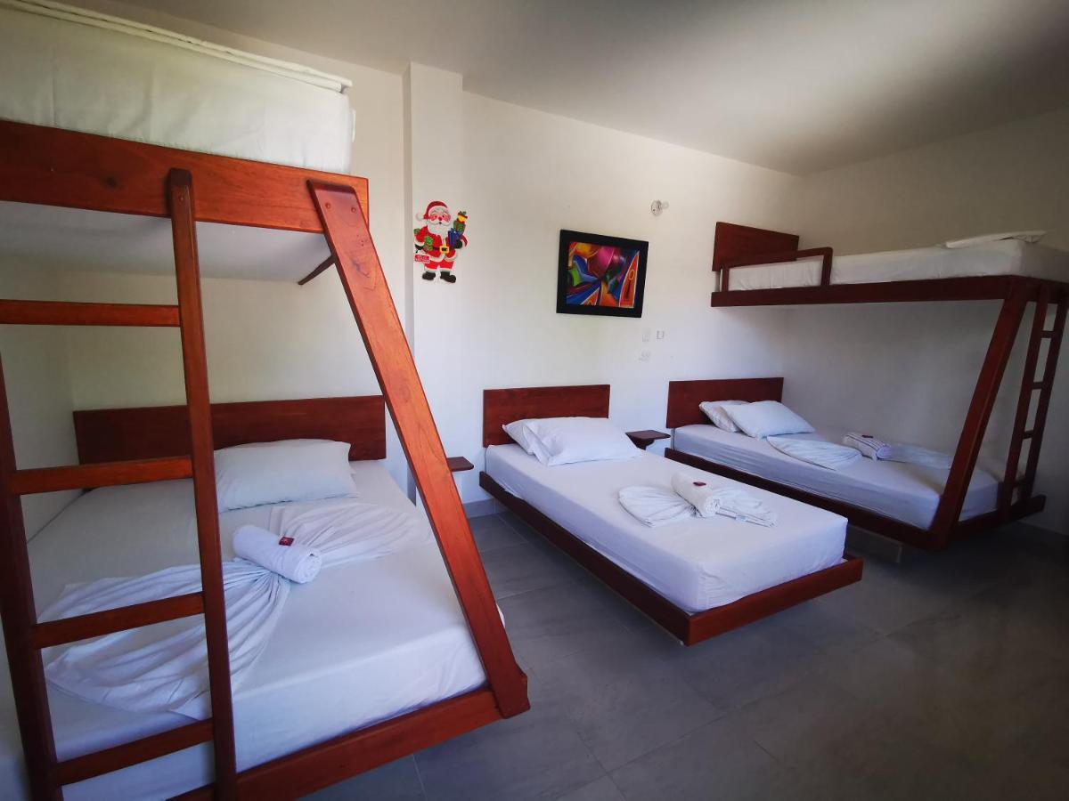 Hotel Paraiso Plaza Пуерто Триунфо Екстериор снимка